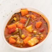 我mage of a bowl of homemade vegetable soup